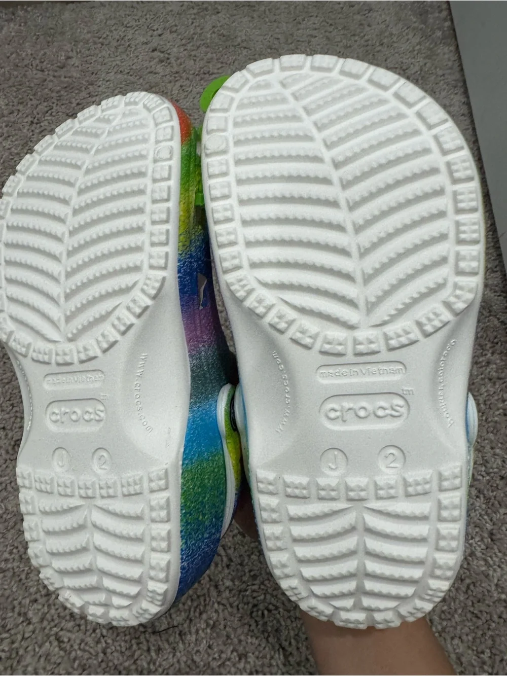 NWT Crocs Kids Classic Spray Dye Clogs Rainbow Tie Dye J2